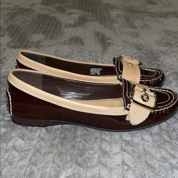 Franco Sarto 2 Tone Patent Leather Kody Flats Adorned w Large buckle design - Picture 1 of 13